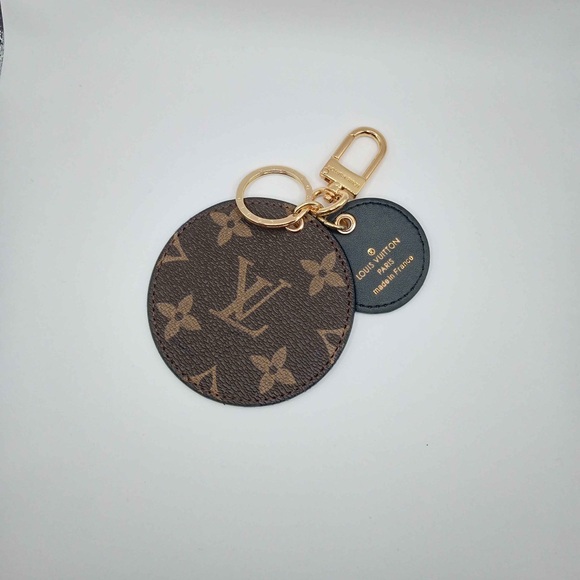 Louis Vuitton Monogram Reverse Key Holder and Bag Charm - Picture 2 of 2